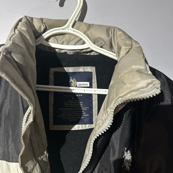 US Polo Assn. Puffer Jacket, Large - Picture 3 of 4